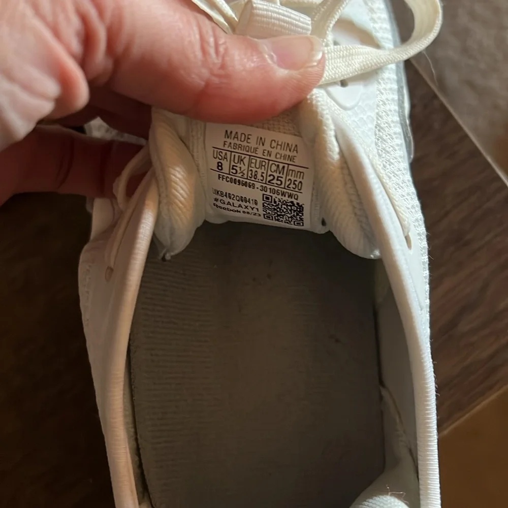 Reebok sneakers, size 8 - Picture 5 of 5